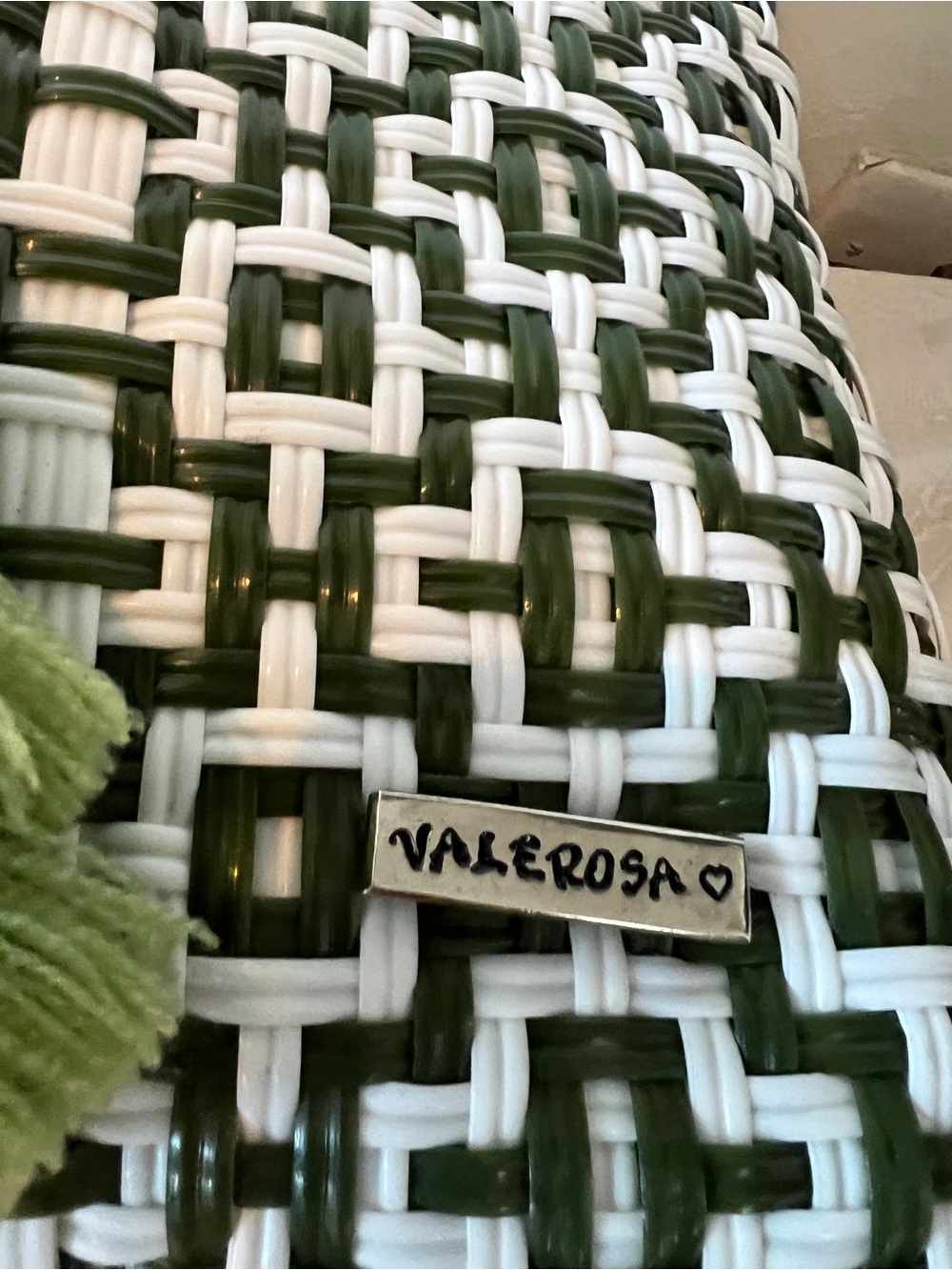 Woven Green and White Tote Bag with Tassel By Valerosa - Picture 5 of 8